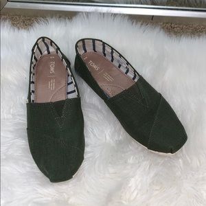 TOMS dark green